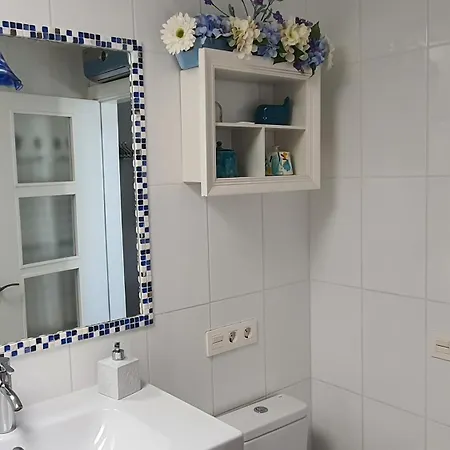 Sea View Apartment *